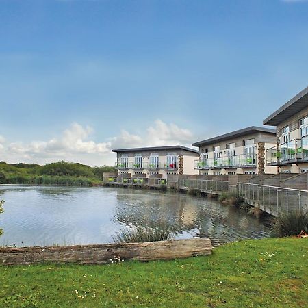 Retallack Resort & Spa Padstow Luaran gambar The Lakeside Hotel