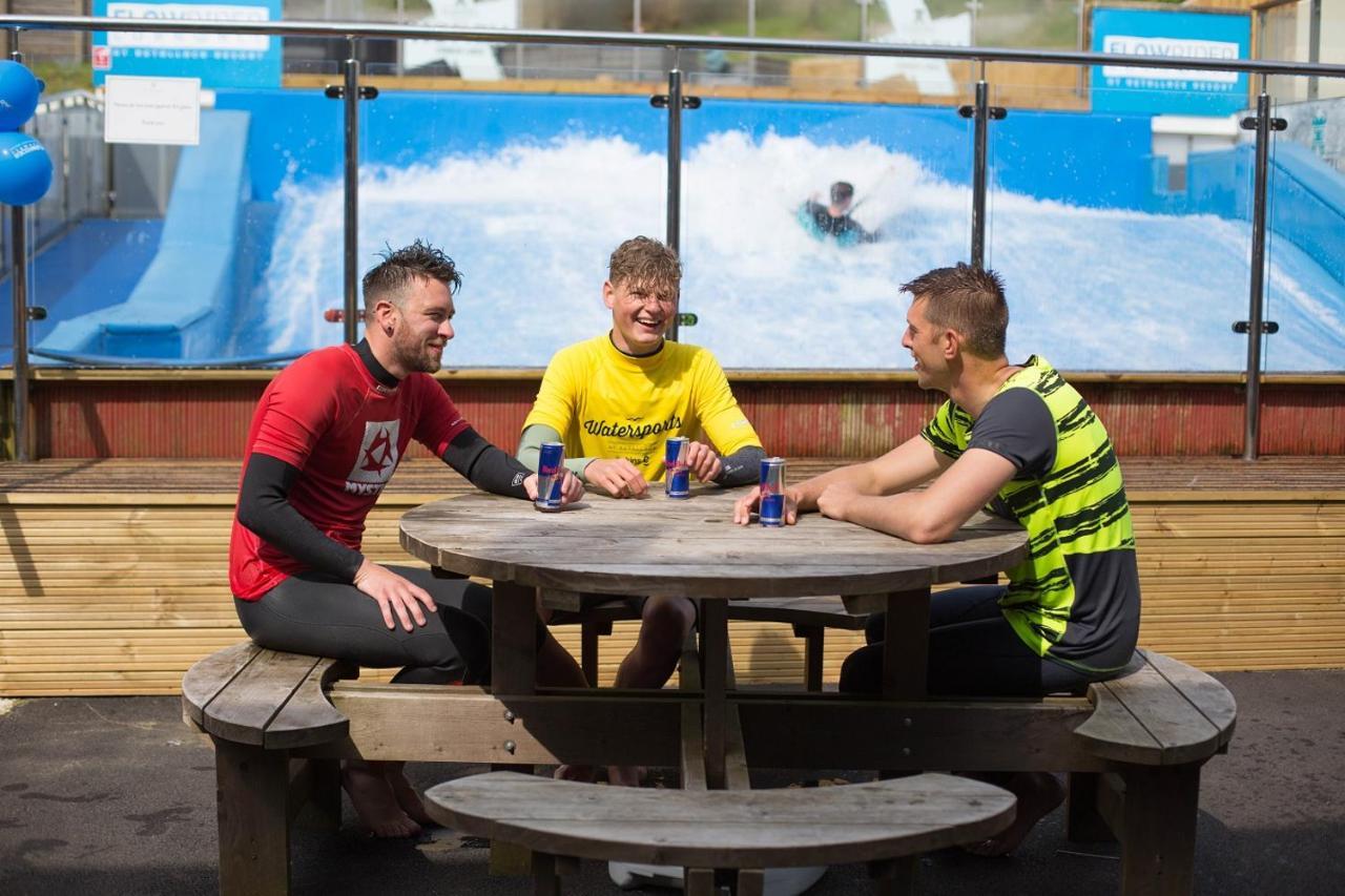 Retallack Resort & Spa Padstow Luaran gambar The café at the centre