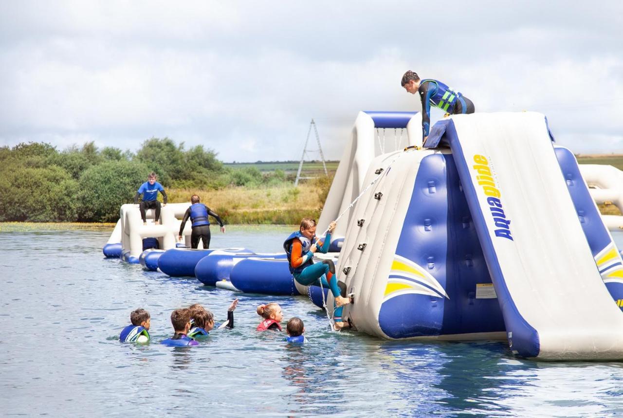Retallack Resort & Spa Padstow Luaran gambar Aquafun