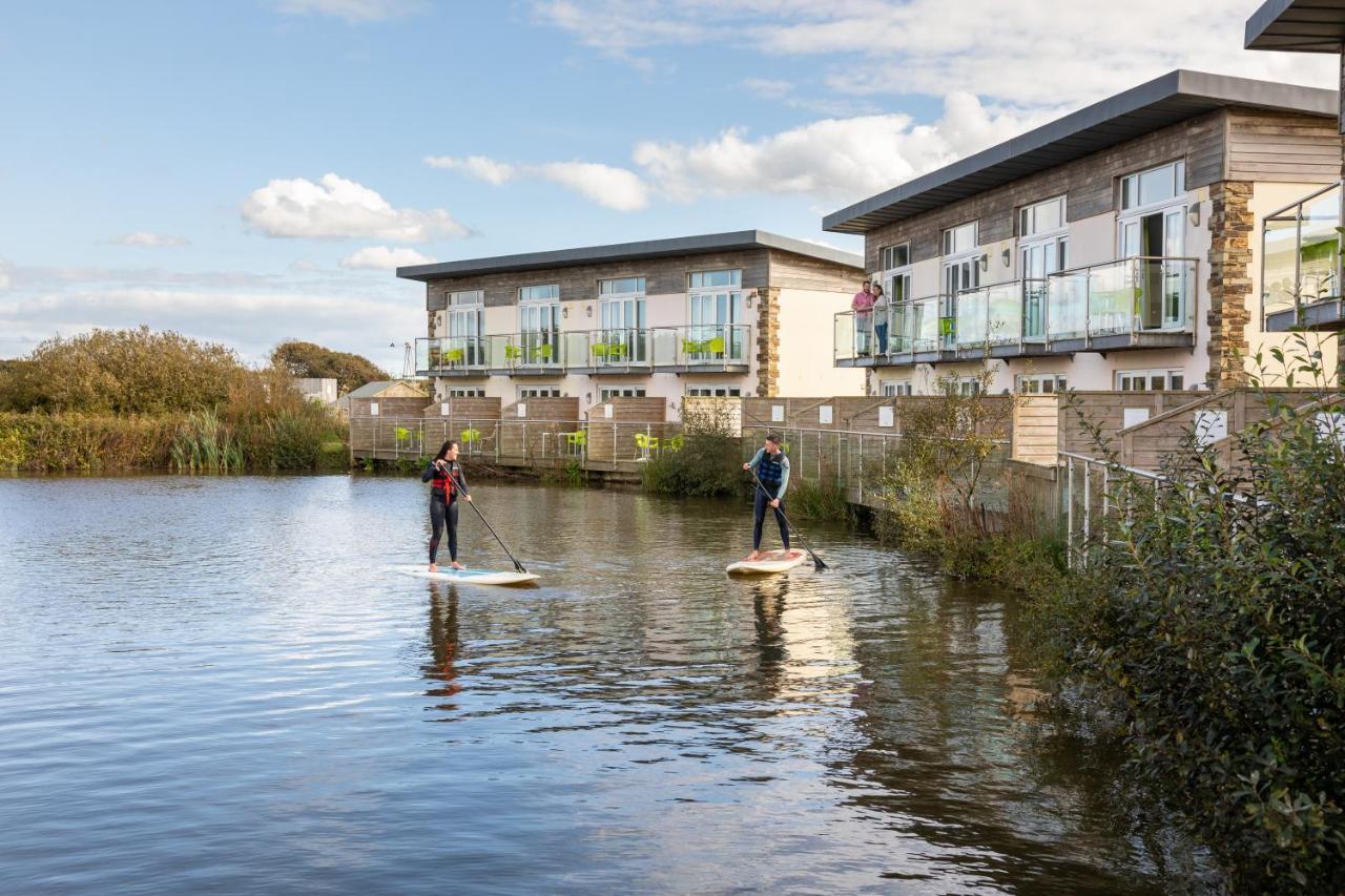 Retallack Resort & Spa Padstow Luaran gambar The Lakeside Apartments