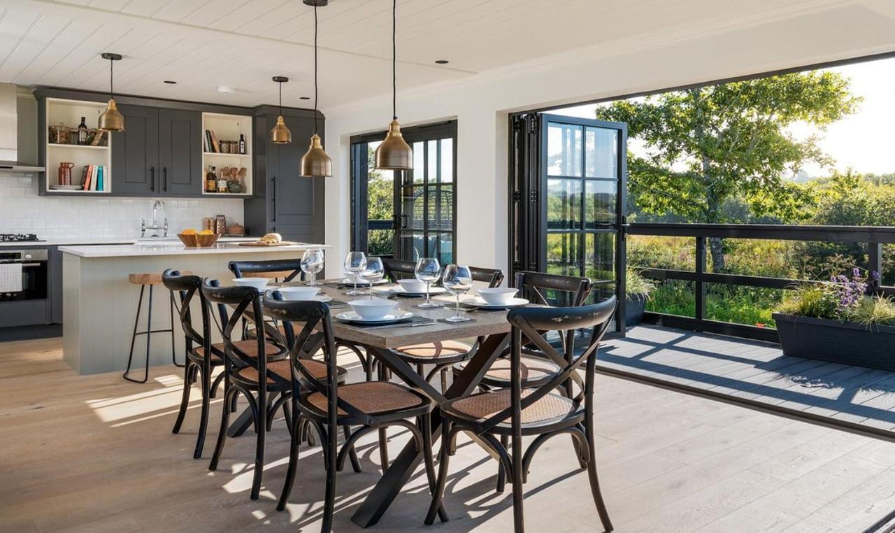 Retallack Resort & Spa Padstow Luaran gambar The kitchen and dining area
