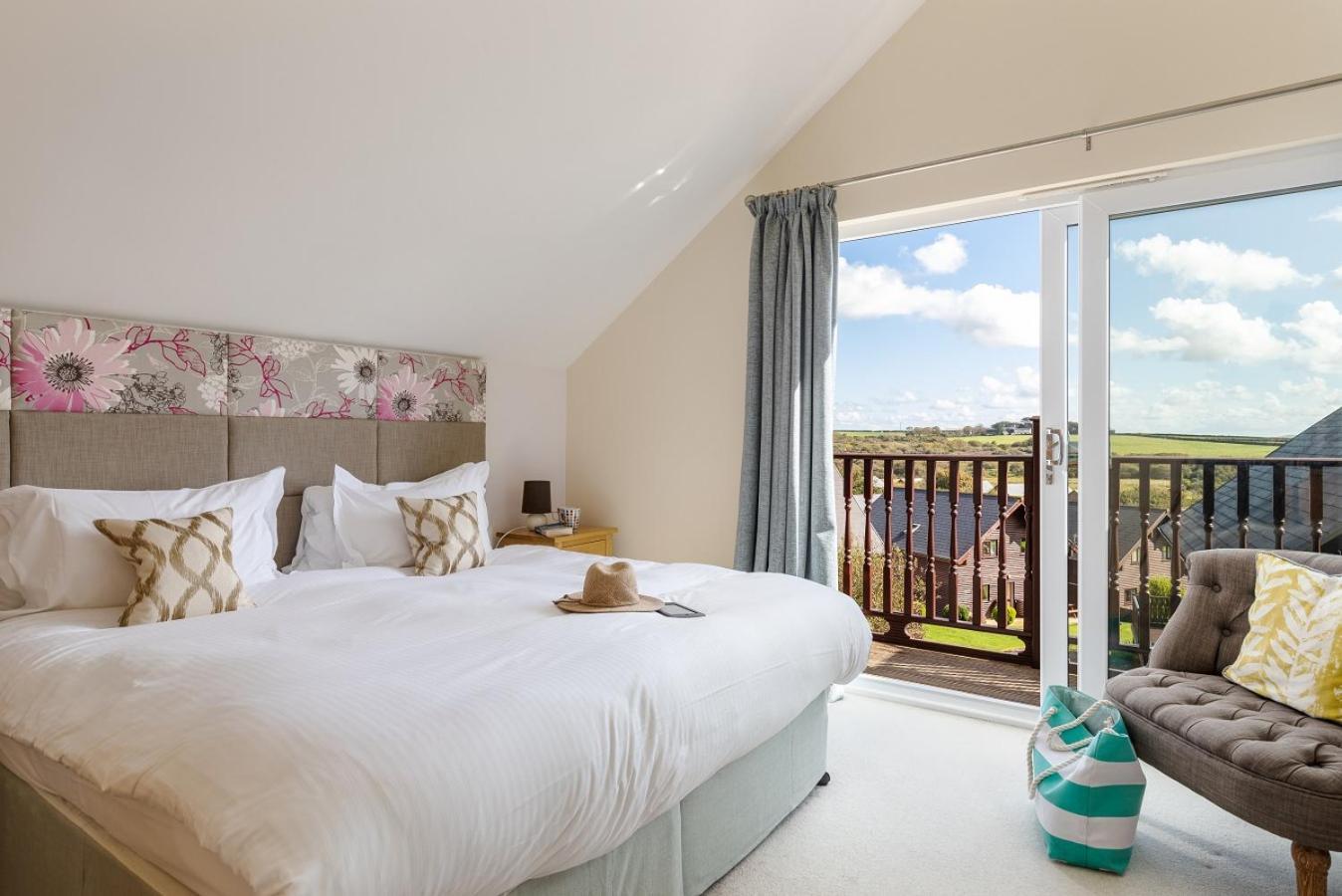 Retallack Resort & Spa Padstow Bilik gambar A bedroom at The Cove
