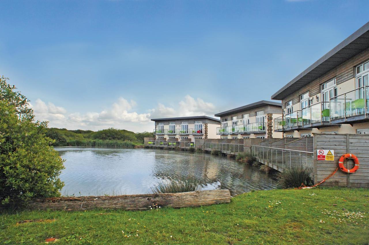 Retallack Resort & Spa Padstow Luaran gambar The Lakeside Hotel